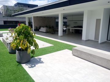 DEPARTAMENTO LUXURY EN CUMBAYA