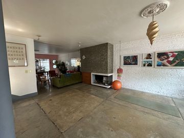 Preciosa Casa en Venta en La Colonia Periodista.