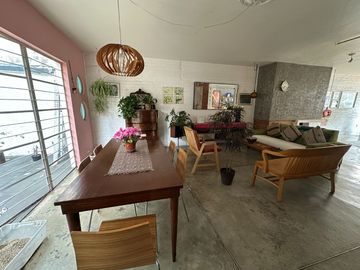 Preciosa Casa en Venta en La Colonia Periodista.
