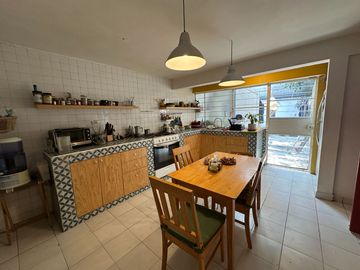 Preciosa Casa en Venta en La Colonia Periodista.