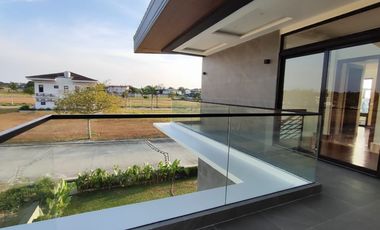 For Sale 5 Bedroom Corner House with Pool in Alabang West, Las Piñas City