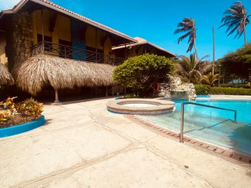 Venta Salgar Atlantico Hermosa casa Sector Club Country.