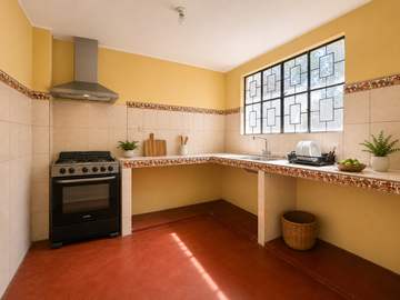 ¡TU CASA PROPIA EN PARCONA! Casa de 1 Piso con Amplio Patio Posterior – 101 m²