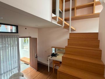 DIJUAL RUMAH FLEEKHAUZ BSD FULLY FURNISHED 2 KT LT 48 M² HARGA RP1,3 MILIAR NEGO – NO COBROKE