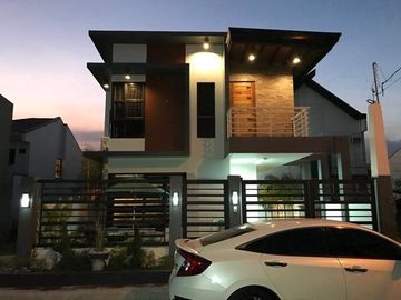 HOUSE AND LOT FOR SALE FULLY FURNISHED