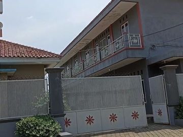 Rumah kantor 7 kamar tidur 2 gudang lokasi strategis Indramayu