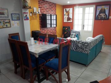 🏡 ¡Oportunidad única en Lambayeque! Casa en venta en una ubicación estratégica 🏡

🔑 Venta de casa de 2 pisos en Calle José Gálvez, con una excelente