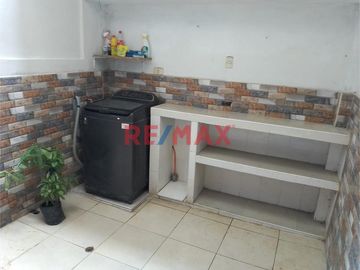 🏡 ¡Oportunidad única en Lambayeque! Casa en venta en una ubicación estratégica 🏡

🔑 Venta de casa de 2 pisos en Calle José Gálvez, con una excelente