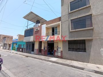 🏡 ¡Oportunidad única en Lambayeque! Casa en venta en una ubicación estratégica 🏡

🔑 Venta de casa de 2 pisos en Calle José Gálvez, con una excelente