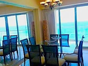 Departamento con jacuzzi privado frente al mar en Lahia Cancun