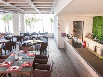 Departamento con jacuzzi privado frente al mar en Lahia Cancun