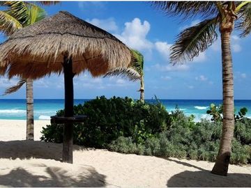 Departamento con jacuzzi privado frente al mar en Lahia Cancun