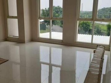 Rumah Bagus Minimalis di Perumahan Royal Residence Lakarsantri