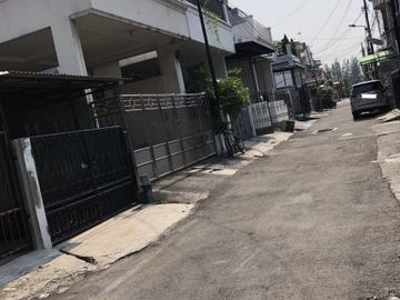 DISEWAKAN !! Rumah BRAND NEW Bagus Jalan 2 Mobil di Kelapa Molek , Bisa Neg