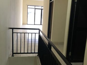 DISEWAKAN !! Rumah BRAND NEW Bagus Jalan 2 Mobil di Kelapa Molek , Bisa Neg
