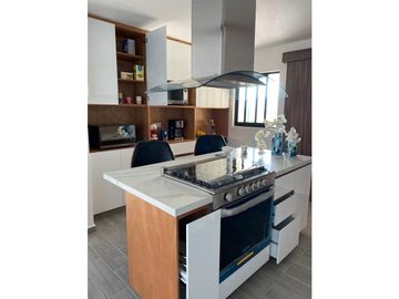 Casa En Venta En Lomas De Agelopolis III