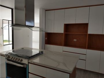 Casa En Venta En Lomas De Agelopolis III