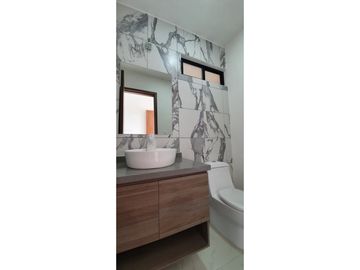 Casa En Venta En Lomas De Agelopolis III