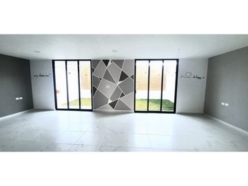 Casa En Venta En Lomas De Agelopolis III