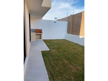 Casa En Venta En Lomas De Agelopolis III