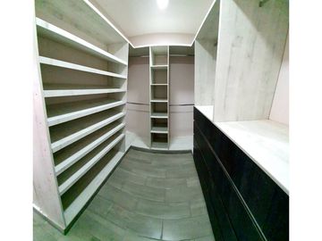 Casa En Venta En Lomas De Agelopolis III