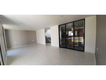 Casa En Venta En Lomas De Agelopolis III