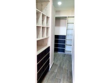 Casa En Venta En Lomas De Agelopolis III