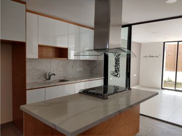 Casa En Venta En Lomas De Agelopolis III