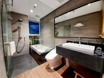 2BEDROOM SUITE IN THE SEASONS RESIDENCES BGC