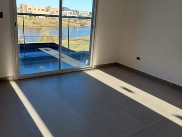 Casa al Lago en venta en El Canton!