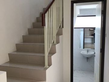 DIJUAL RUMAH VIEW GUNUNG SALAK DI SENTUL