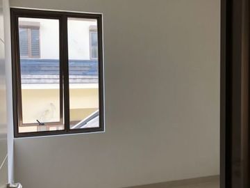 DIJUAL RUMAH VIEW GUNUNG SALAK DI SENTUL