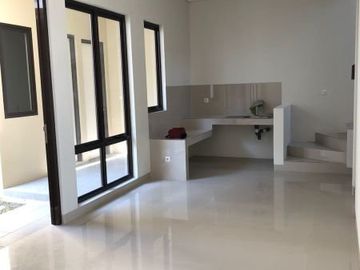 DIJUAL RUMAH VIEW GUNUNG SALAK DI SENTUL