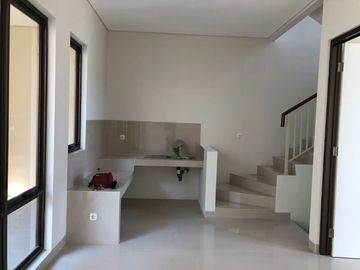 DIJUAL RUMAH VIEW GUNUNG SALAK DI SENTUL
