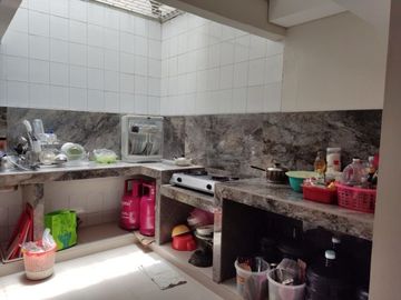 INTERIOR DESIGNED! KONDISI TERAWAT! Rumah Green Garden Uk 10x20, SIAP HUNI!