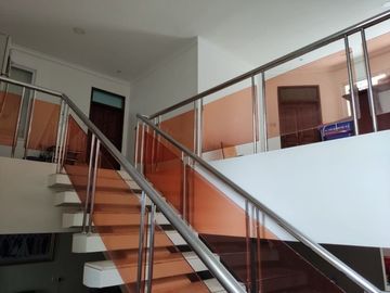 INTERIOR DESIGNED! KONDISI TERAWAT! Rumah Green Garden Uk 10x20, SIAP HUNI!