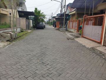 Rumah di Wisma Mukti, Strategis, Siap Huni
