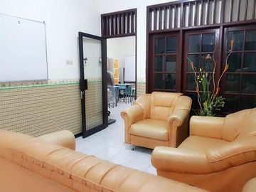 Dijual Cepat Rumah Full Furnish Di Jl. Satelit Utara, Surabaya