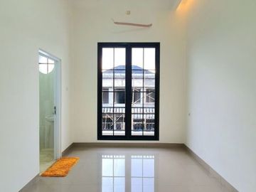 Rumah mewah dekat mall Cinere, carport 2 mobil, pencahayaan cerah 90