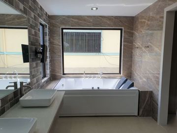 House and Lot for sale in Filinvest Batasan Hills Quezon City