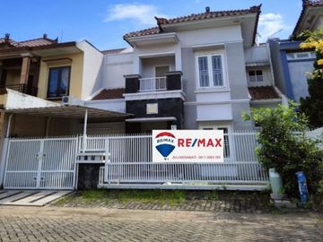 Dijual rumah 2 lantai di *Purimas Regency*