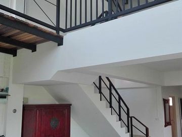 Three Storey Loft Style Townhouse-Soi 94