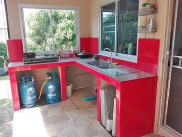 Three Storey Loft Style Townhouse-Soi 94