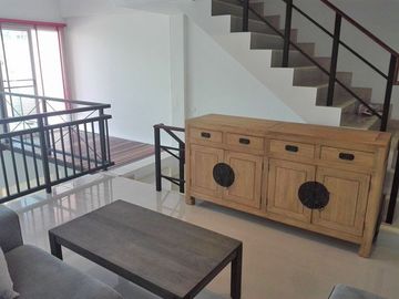Three Storey Loft Style Townhouse-Soi 94
