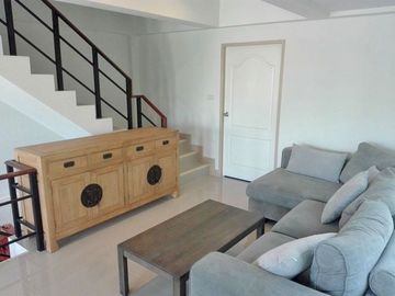 Three Storey Loft Style Townhouse-Soi 94