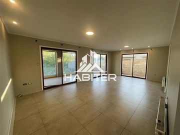Casa en arriendo de 3 dorm. en Los Angeles