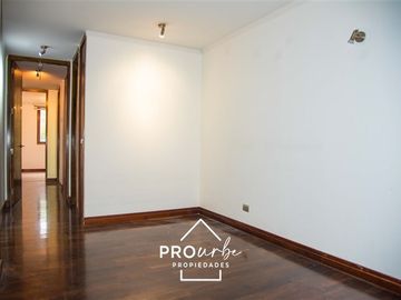 Departamento en venta de 3 dorm. en Lo Barnechea