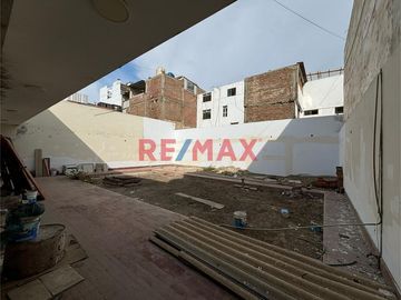 🌟 ¡Gran Oportunidad de Inversión en Trujillo! 🌟

¿Estás buscando el lugar ideal para emprender o expandir tu negocio? ¡Tenemos justo lo que necesita