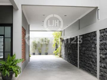 Hotel Eksklusif di Pancoran, Jakarta Selatan.