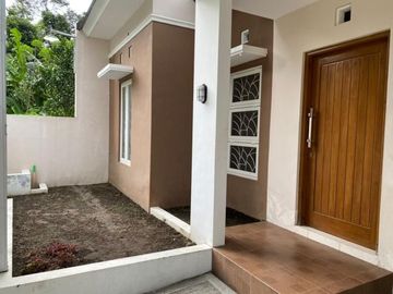 Rumah siap huni minimalis di jalan kaliurang km 13
